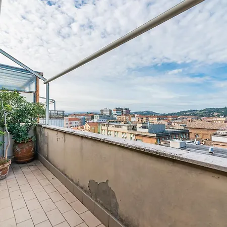 Apartament Guesthost - Attico Pisaurum - With Parking! Pesaro