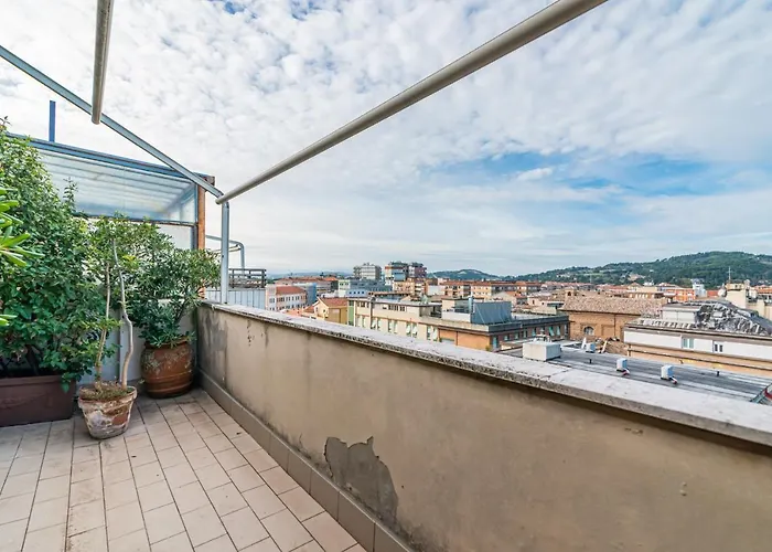 Daire Guesthost - Attico Pisaurum - With Parking! Pesaro