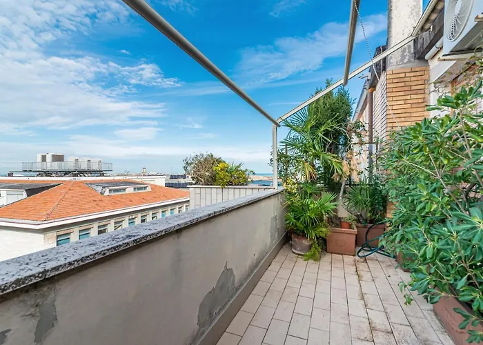 Daire Guesthost - Attico Pisaurum - With Parking! Pesaro