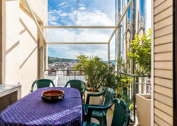 Daire Guesthost - Attico Pisaurum - With Parking! *